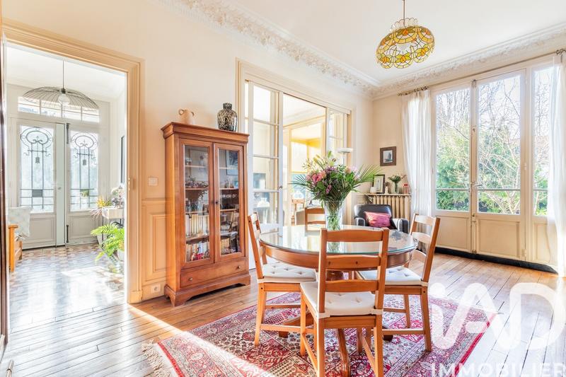 Maison - 147 m² - 8 pièces