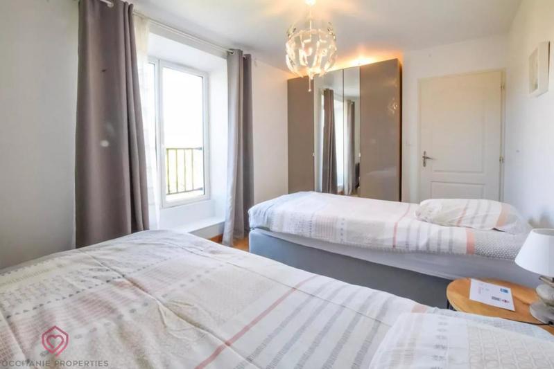 Propriété - 625 m² - 15 pièces