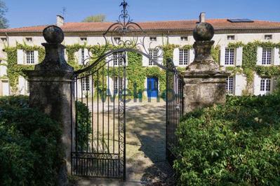 Propriété - 600 m² - 14 pièces