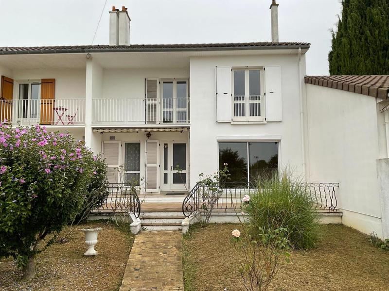 Maison - 98 m² - 4 pièces