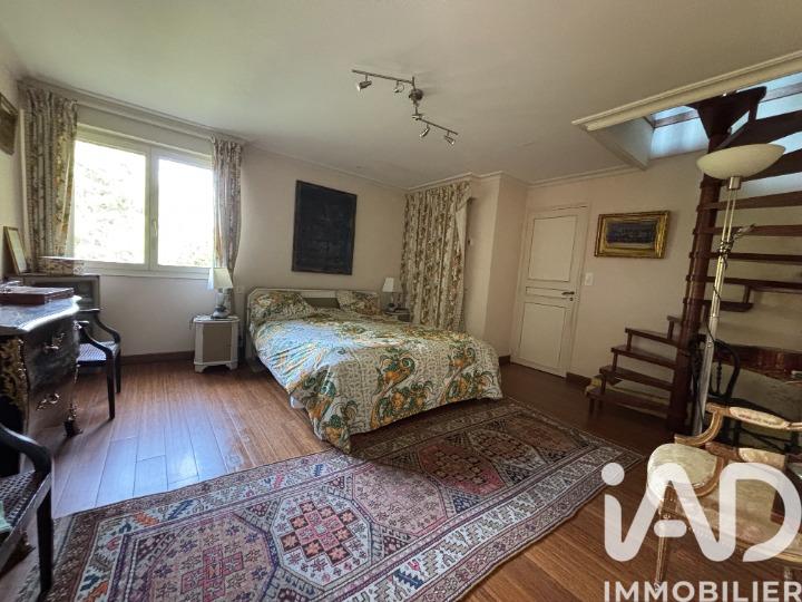 Maison de maîtres - 240 m² - 7 pièces