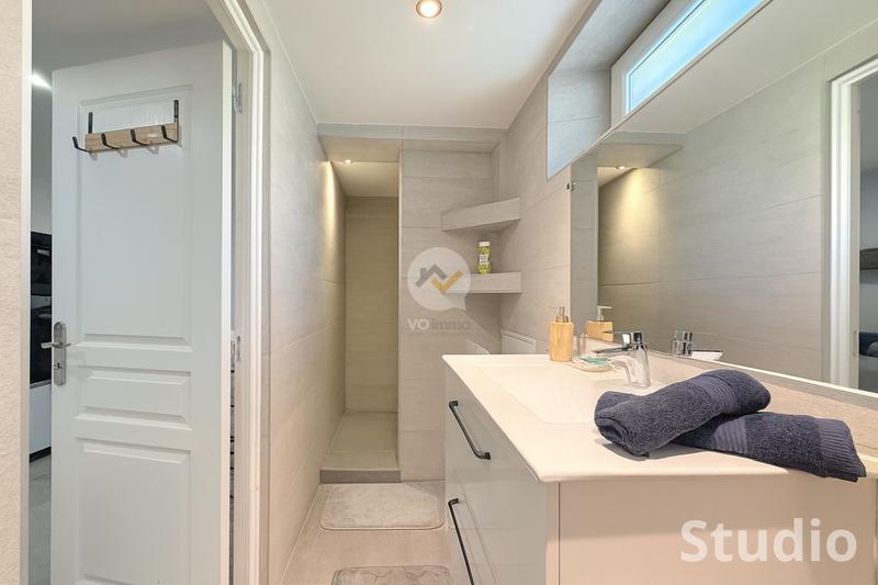 Maison contemporaine - 196 m² - 7 pièces