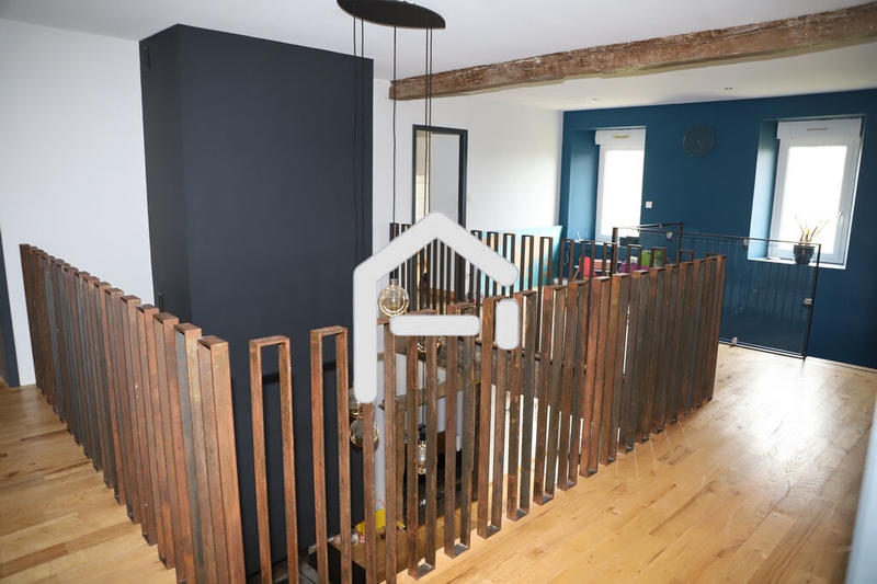 Maison - 239 m² - 7 pièces