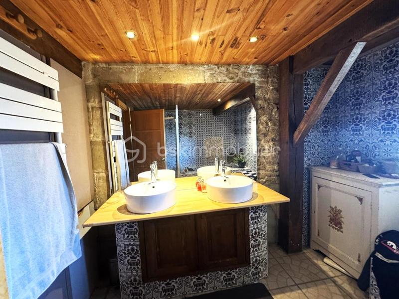 Corps de ferme - 215 m² - 7 pièces