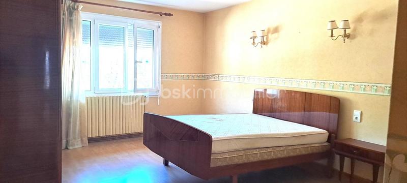 Maison - 198 m² - 8 pièces