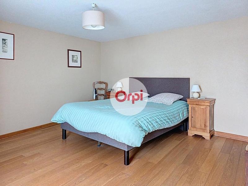 Maison - 205 m² - 6 pièces