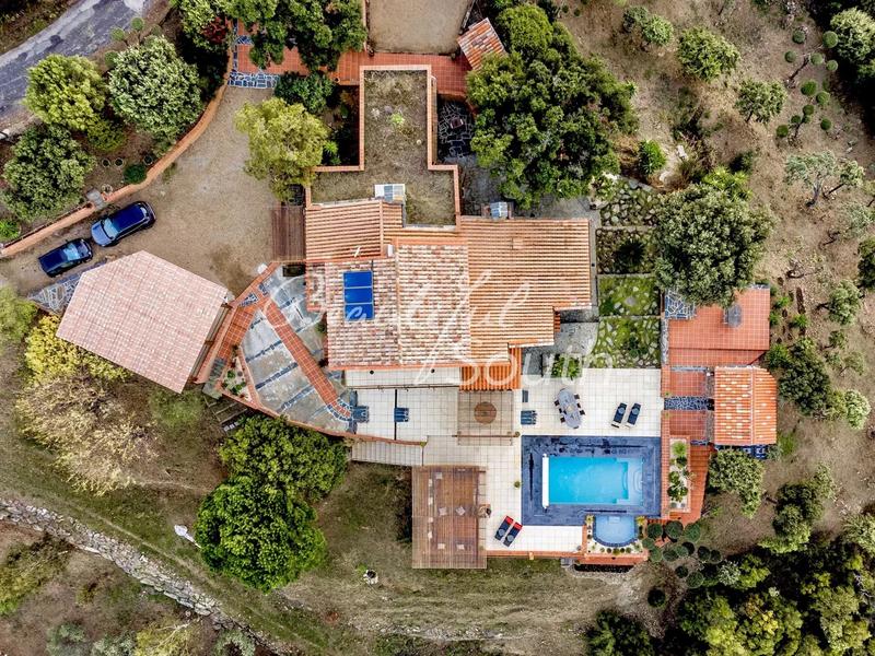 Mas - 171 m² - 8 pièces