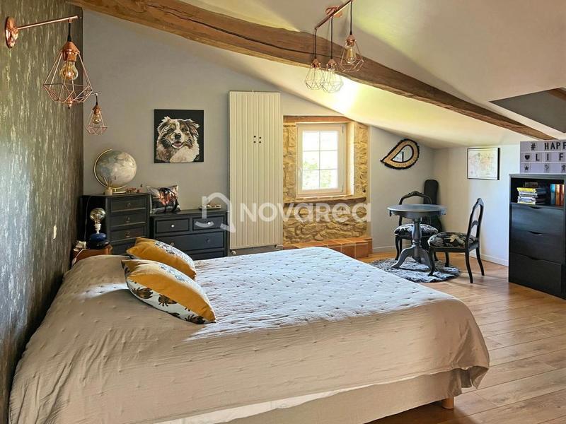 Maison - 350 m² - 8 pièces