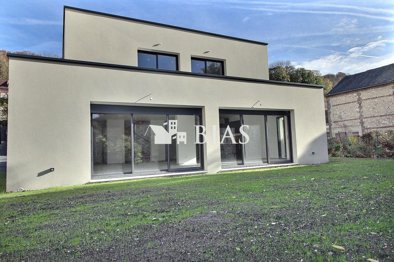 Maison contemporaine - 165 m² - 6 pièces