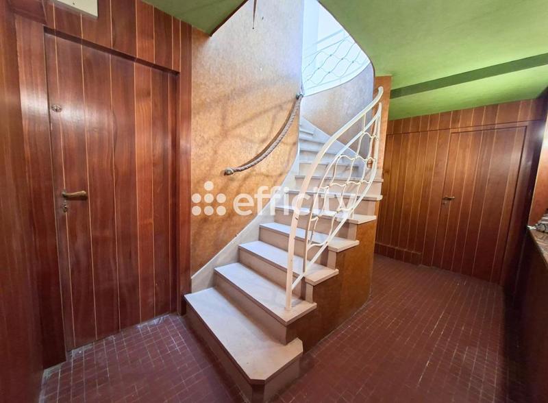 Maison - 181 m² - 7 pièces