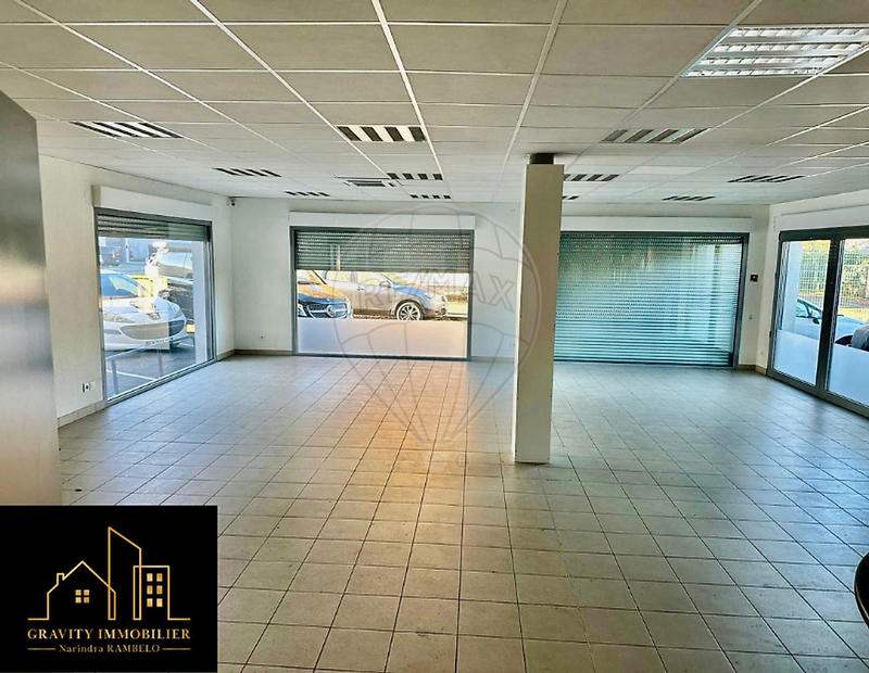 Local commercial - 100 m² - 1 pièce