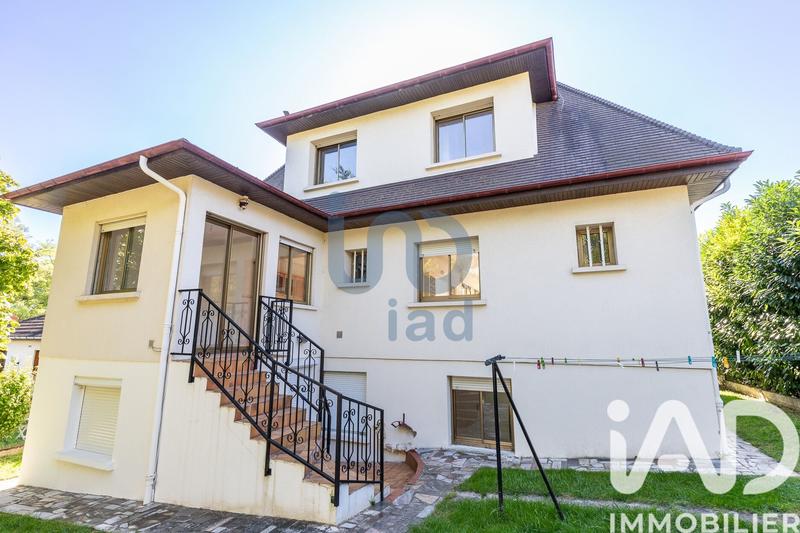 Maison - 180 m² - 6 pièces