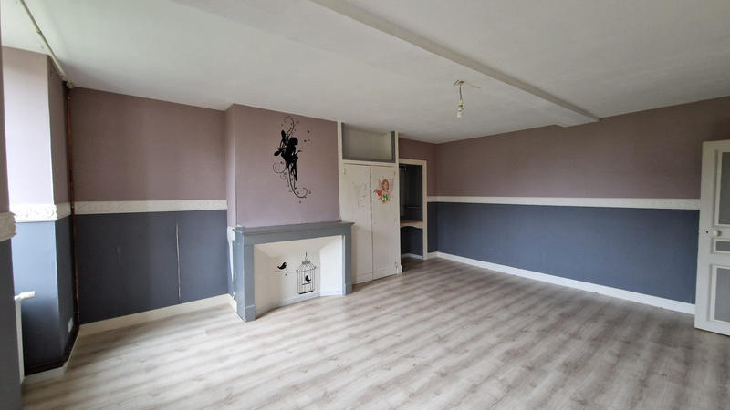 Maison - 240 m² - 8 pièces