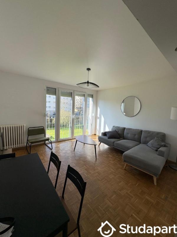 Chambre - 11 m² - 1 pièce