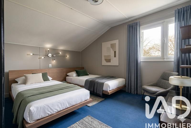 Maison - 180 m² - 7 pièces