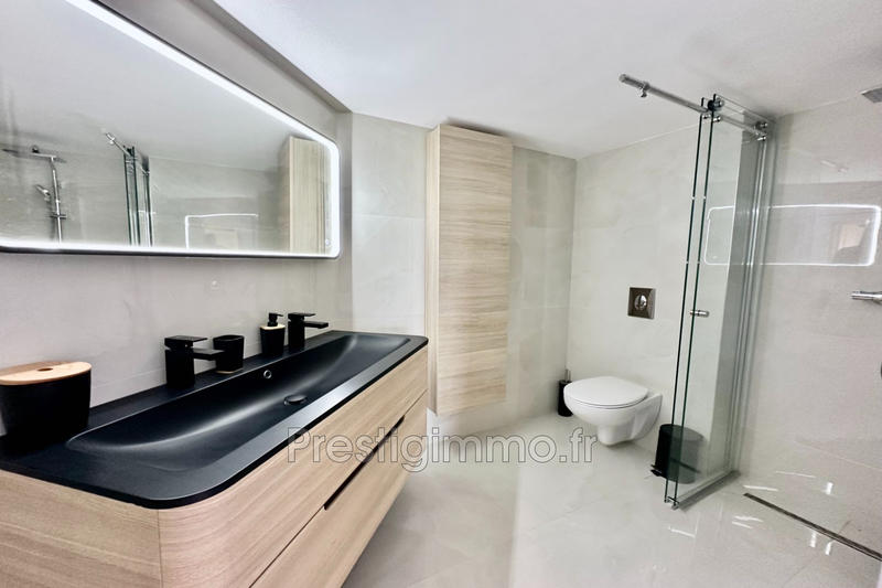 Maison - 280 m² - 8 pièces