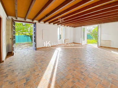 Maison - 230 m² - 6 pièces