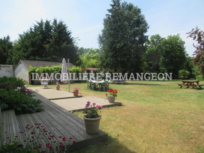 Demeure - 262 m² - 9 pièces