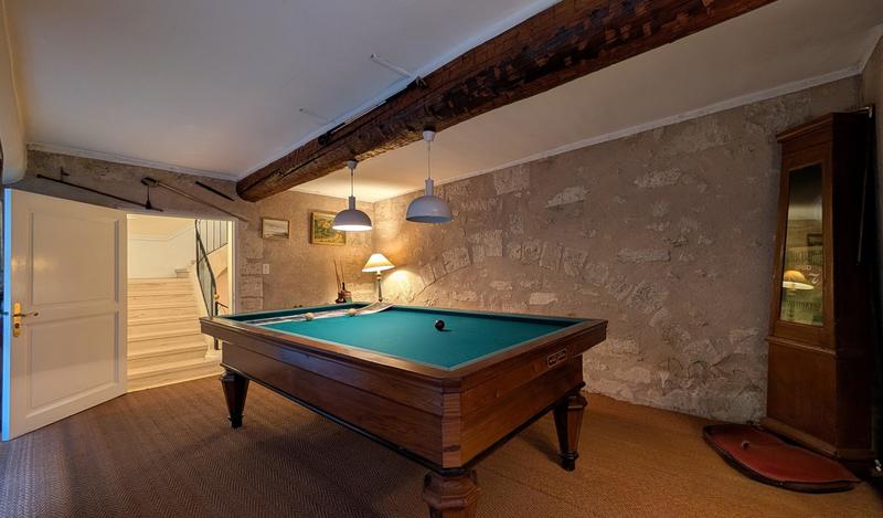 Maison ancienne - 319 m² - 9 pièces