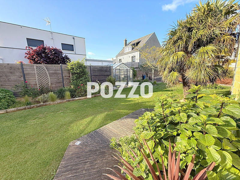 Maison - 345 m² - 8 pièces