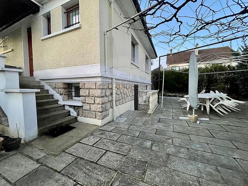 Maison - 98 m² - 5 pièces