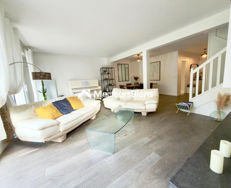 Maison - 197 m² - 8 pièces