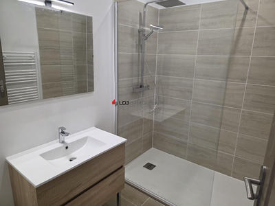 Appartement - 82 m² - 3 pièces