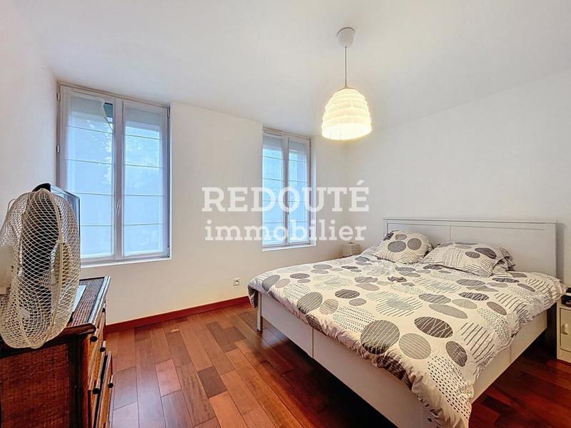 Maison - 236 m² - 8 pièces