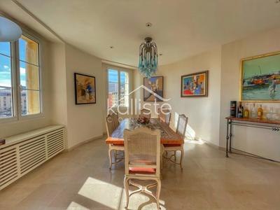 Appartement - 140 m² - 3 pièces