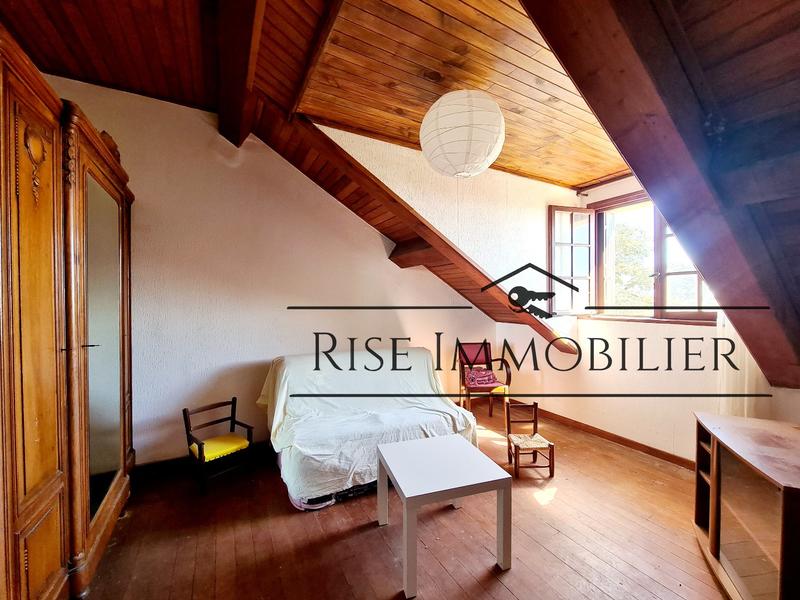 Villa - 245 m² - 9 pièces