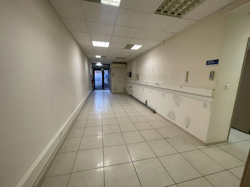 Local commercial - 114 m² - 4 pièces