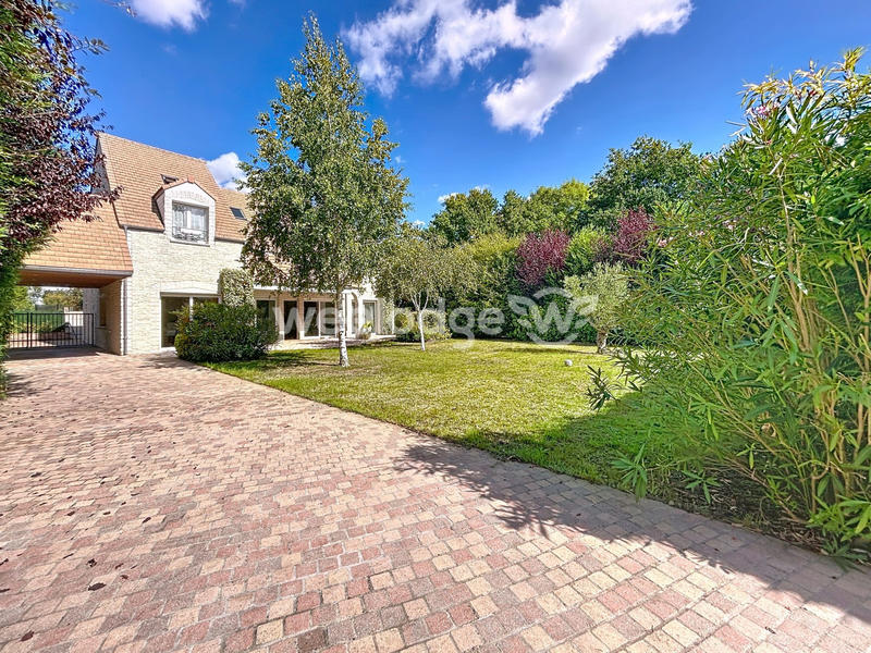 Villa - 200 m² - 7 pièces