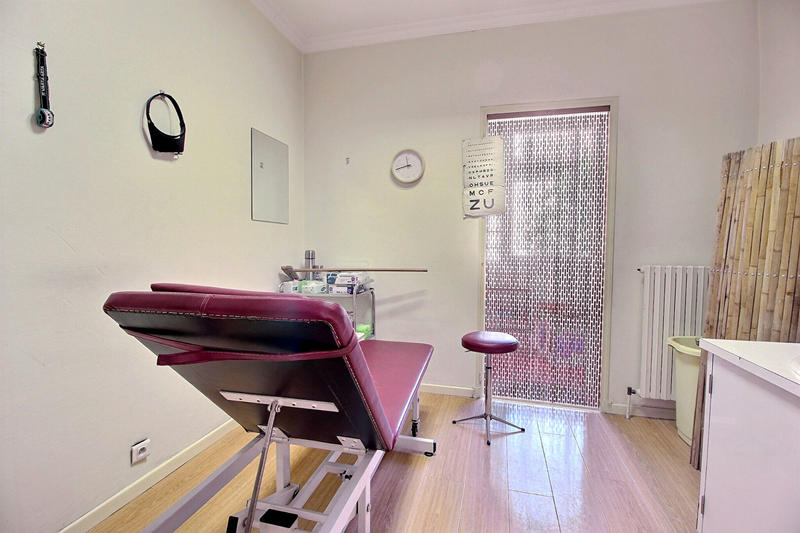 Immeuble - 222 m² - 15 pièces