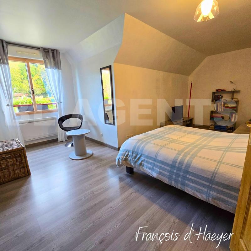 Maison traditionnelle - 154 m² - 6 pièces