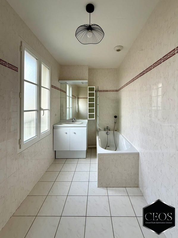 Maison traditionnelle - 88 m² - 5 pièces