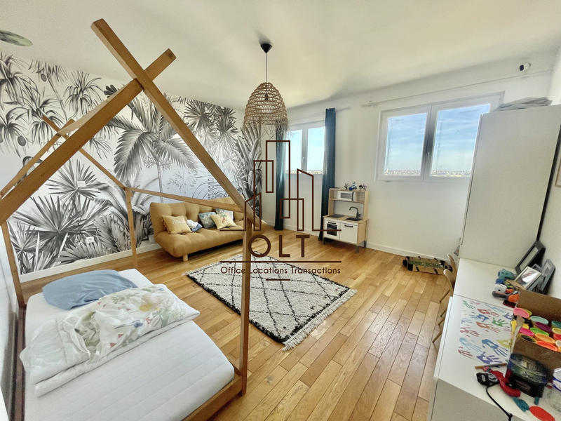 Maison - 300 m² - 8 pièces