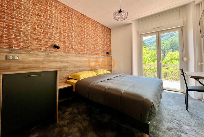 Hôtel particulier - 195 m² - 15 pièces