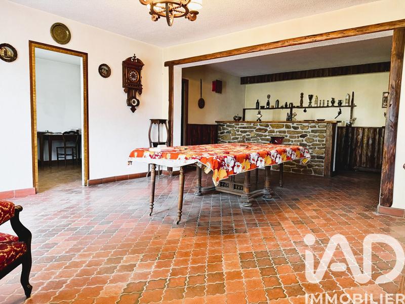 Maison - 195 m² - 8 pièces