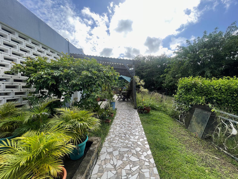 Maison - 250 m² - 5 pièces