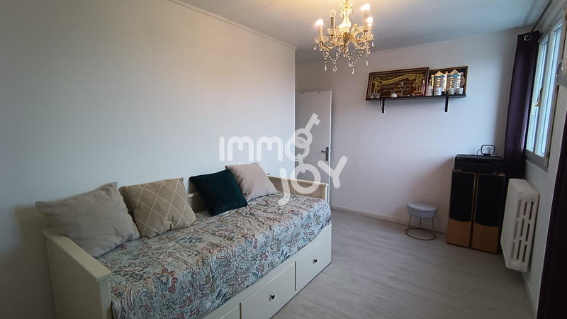 Appartement - 98 m² - 6 pièces