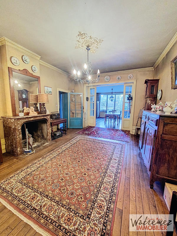 Maison - 254 m² - 10 pièces