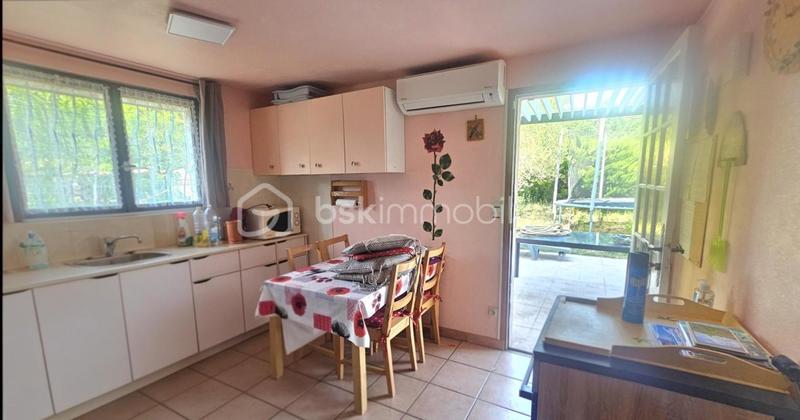 Maison traditionnelle - 140 m² - 6 pièces