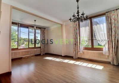 Maison - 268 m² - 6 pièces