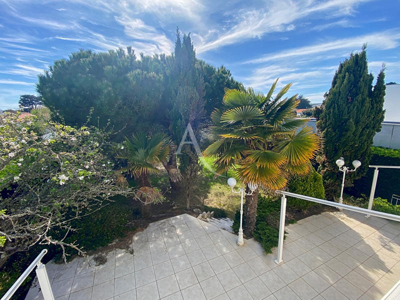 Maison - 206 m² - 6 pièces