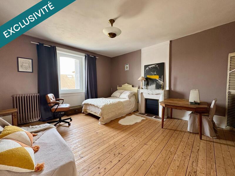 Maison - 210 m² - 8 pièces