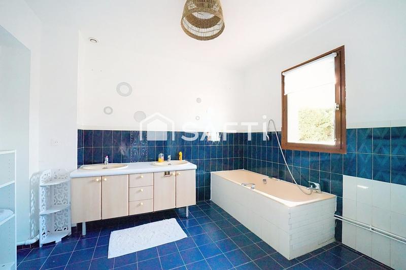 Maison - 200 m² - 7 pièces