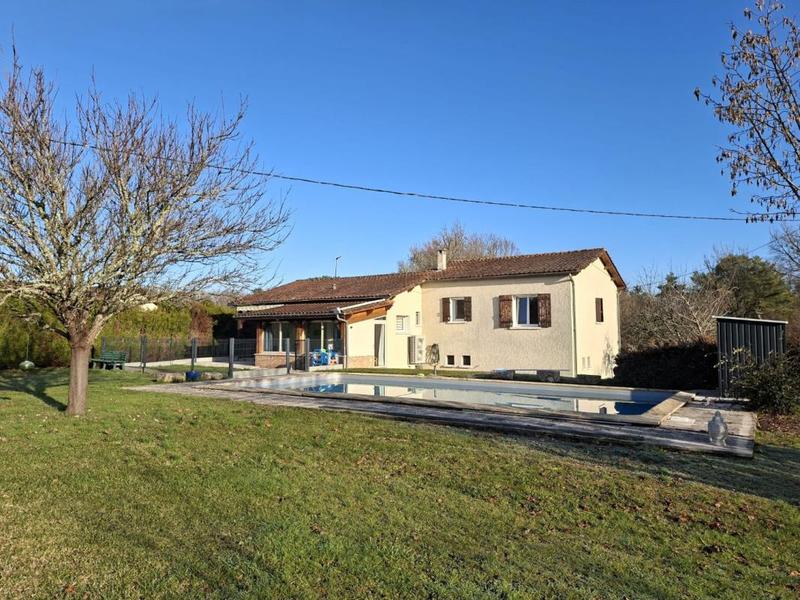 Maison - 140 m² - 5 pièces