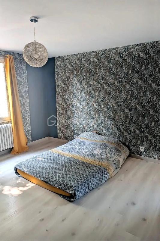 Maison traditionnelle - 160 m² - 8 pièces