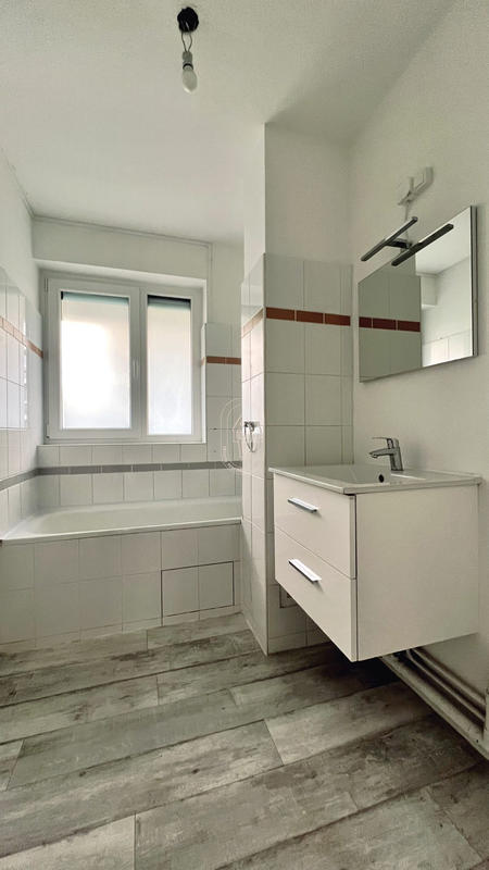 Appartement - 90 m² - 3 pièces