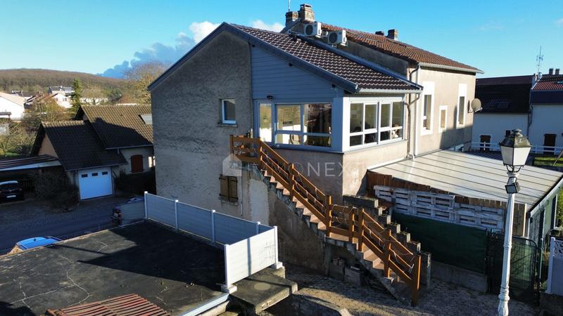 Duplex - 122 m² - 9 pièces